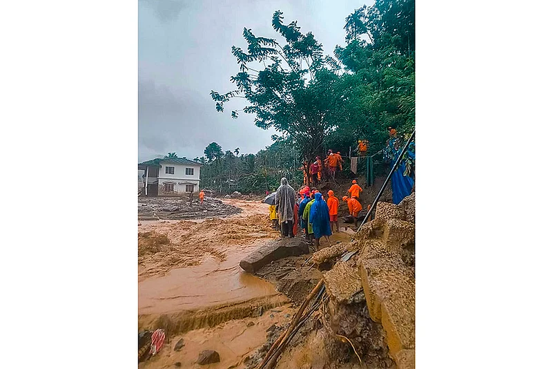 Landslides near Meppadi in Wayanad, Kerala_9