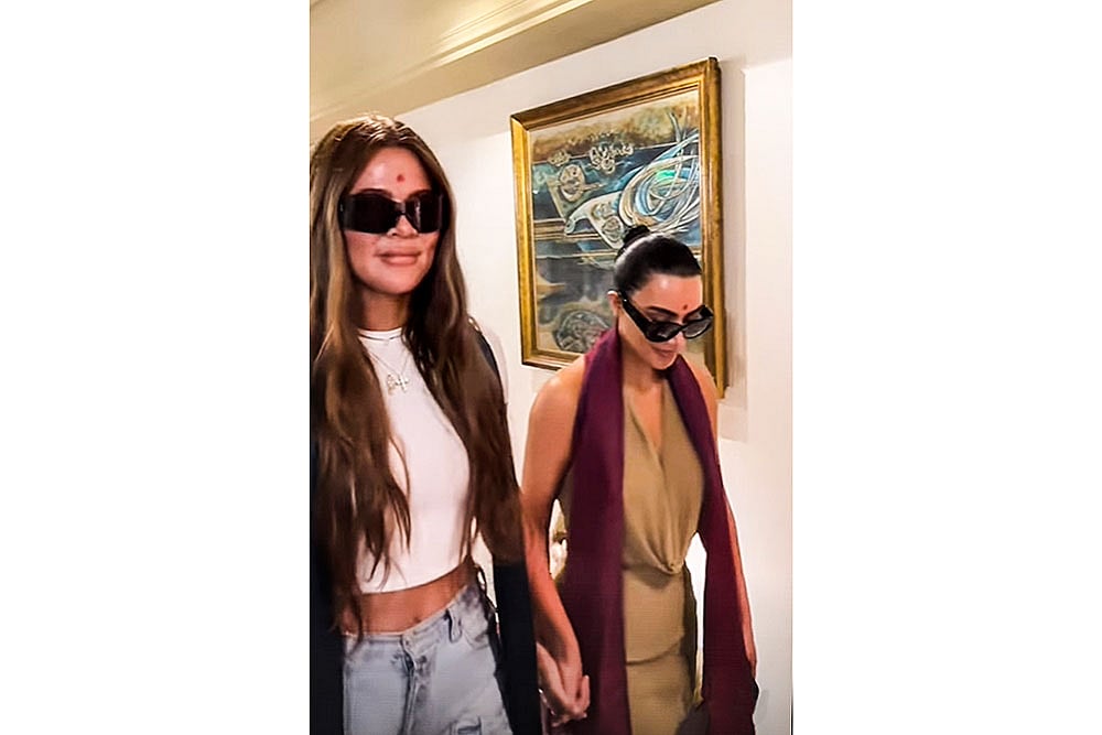 Kim Kardashian and Khloe Kardashian