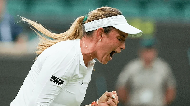 Donna Vekic celebrates her victory at Wimbledon