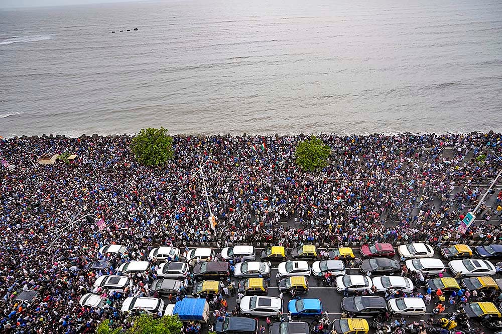 Indian cricket teams victory parade in Mumbai photo gallery_10