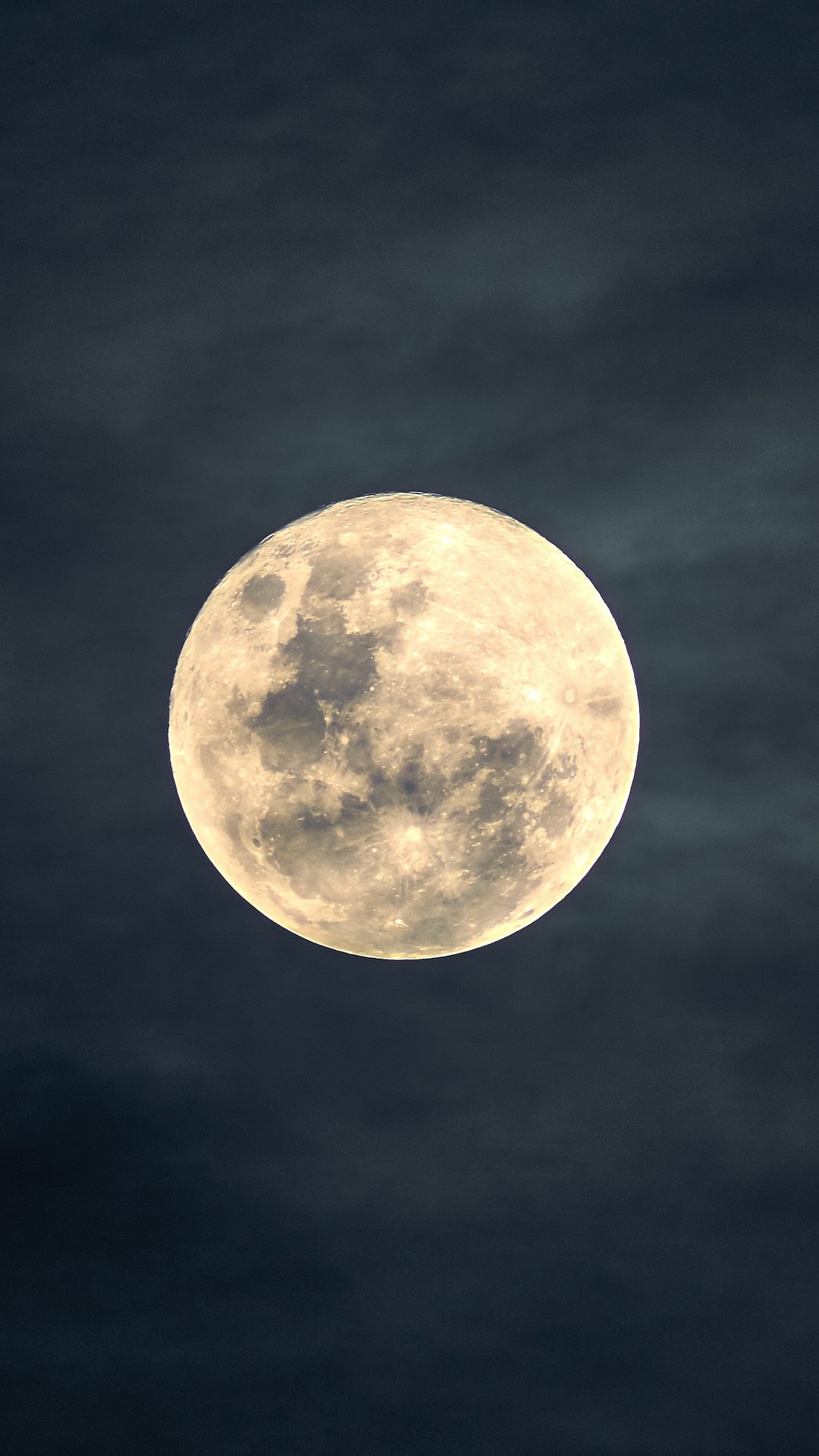 | Photo: Canva  : New Home For Humans On The Moon? Scientists Discover Underground Cave