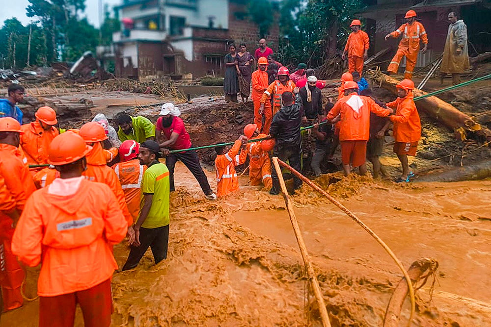 Landslides near Meppadi in Wayanad, Kerala_5