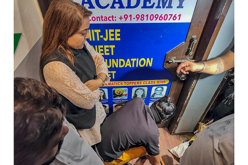 Delhi Mayor Shelly Oberoi during MCD seals coaching centre in Delhi