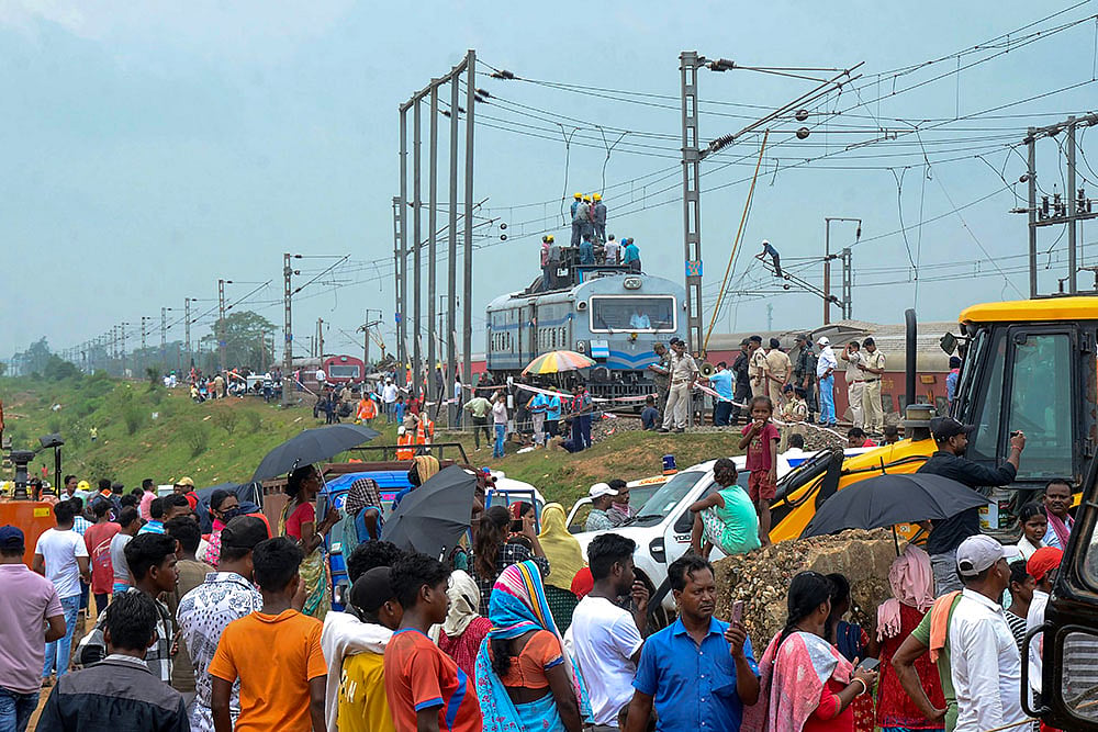 Rail accident_Howrah-Mumbai Mail derails in Jharkhands Seraikela-Kharsawan_2