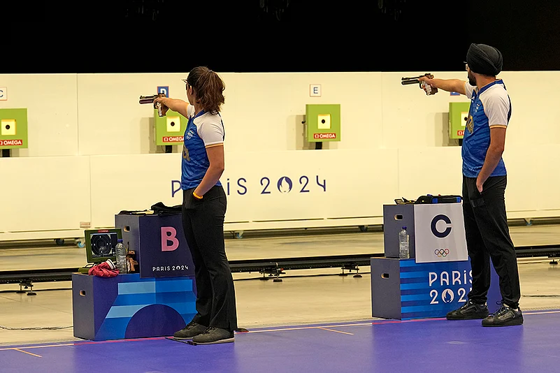 Paris Olympics Shooting_Manu Bhakar_10m air pistol mixed team_6