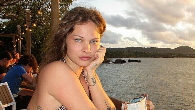 Eva Evans - X