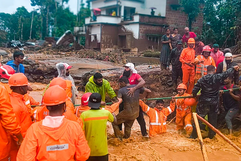 Landslides near cn Wayanad, Kerala_10
