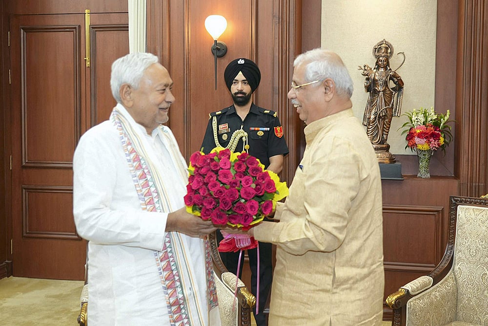 Bihar CM Nitish Kumar with Governor Rajendra Vishwanath Arlekar in Patna 