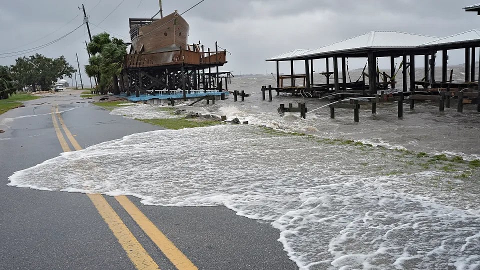 AP : US tropical storm Debby |
