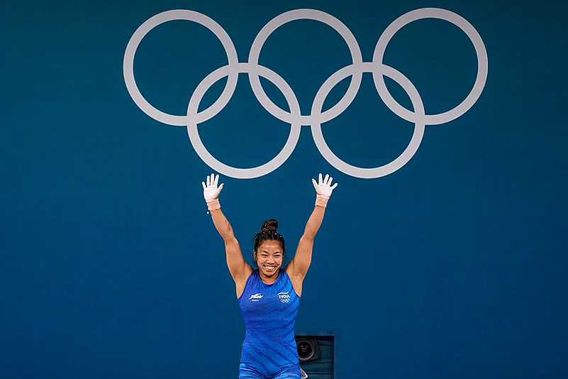 2024 Paris Olympics womens 49kg Weightlifting Mirabai Chanu_6