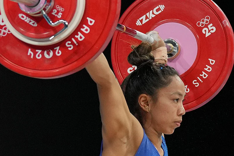 2024 Paris Olympics womens 49kg Weightlifting Mirabai Chanu_9