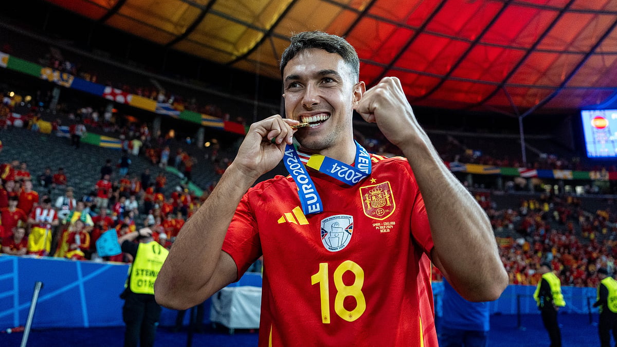 Martin Zubimendi celebrates Euro 2024 win with Spain - null
