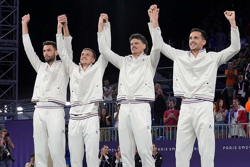2024 Paris Olympics mens 3x3 basketball medal ceremony_Frances mens 3x3 basketball team