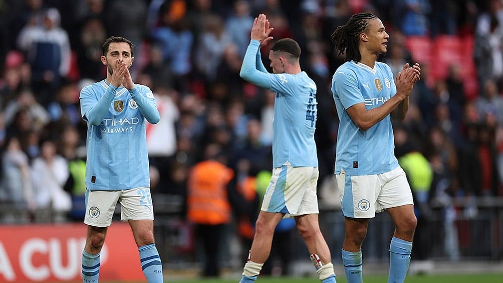 Photo: AP/Ian Walton : FA Community Shield: Manchester City take on rivals Manchester United.