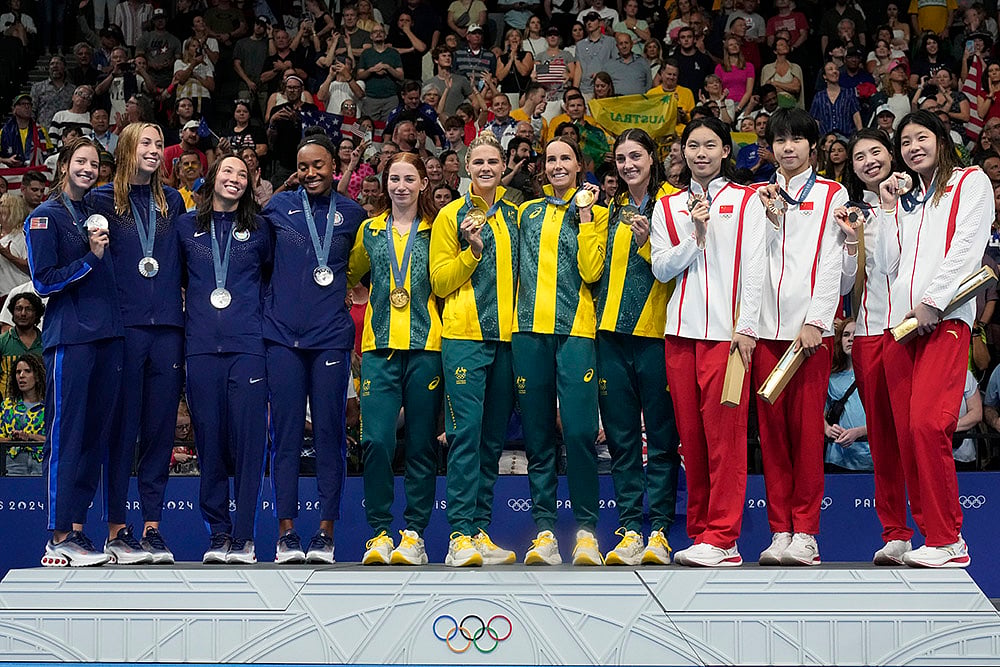2024 Paris Olympics Team swimming medalists_womens 4x100-meter freestyle relay