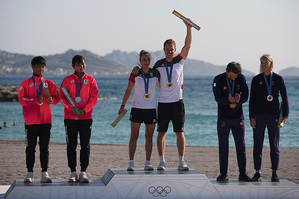 2024 Paris Olympics Sailing_Mixed dinghy medal ceremony