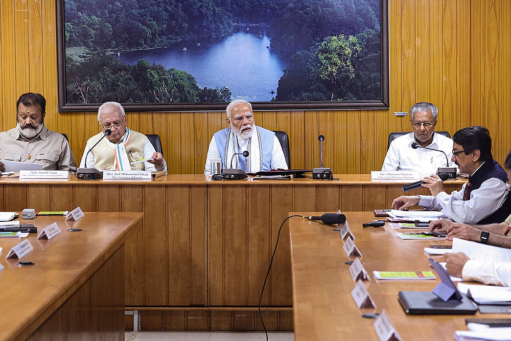 PM Narendra Modi along with Suresh Gopi, Kerala Governor Arif Mohammed Khan and CM Pinarayi Vijayan