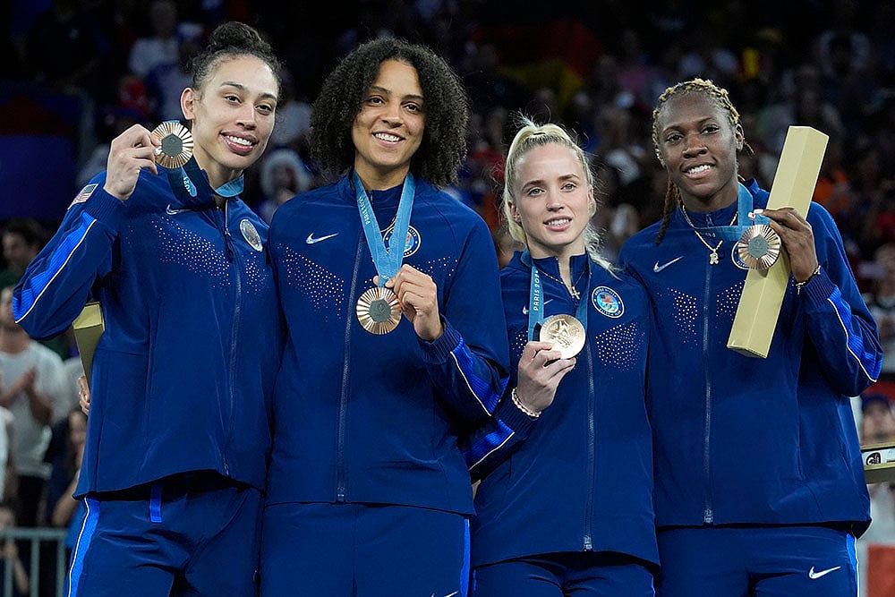 2024 Paris Olympics womens 3x3 basketball medal ceremony_United States womens 3x3 basketball team