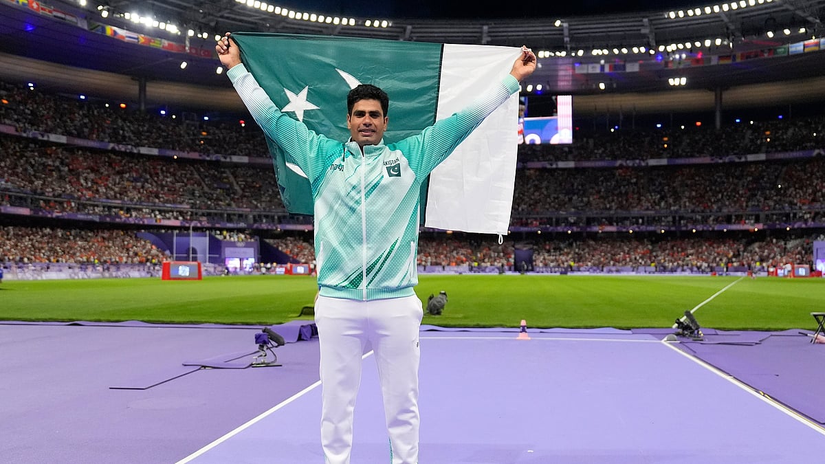 (AP Photo/Matthias Schrader)


 : Arshad Nadeem, of Pakistan, celebrates after winning the men's javelin throw final at the 2024 Summer Olympics, Thursday, Aug. 8, 2024, in Saint-Denis, France. 