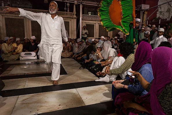 Qawwali at the Dargah of Hazrat Nizamuddin in Delhi