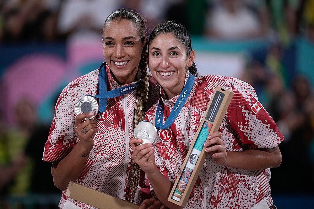 2024 Paris Olympics Beach Volleyball medalists_Canada won the silver medal