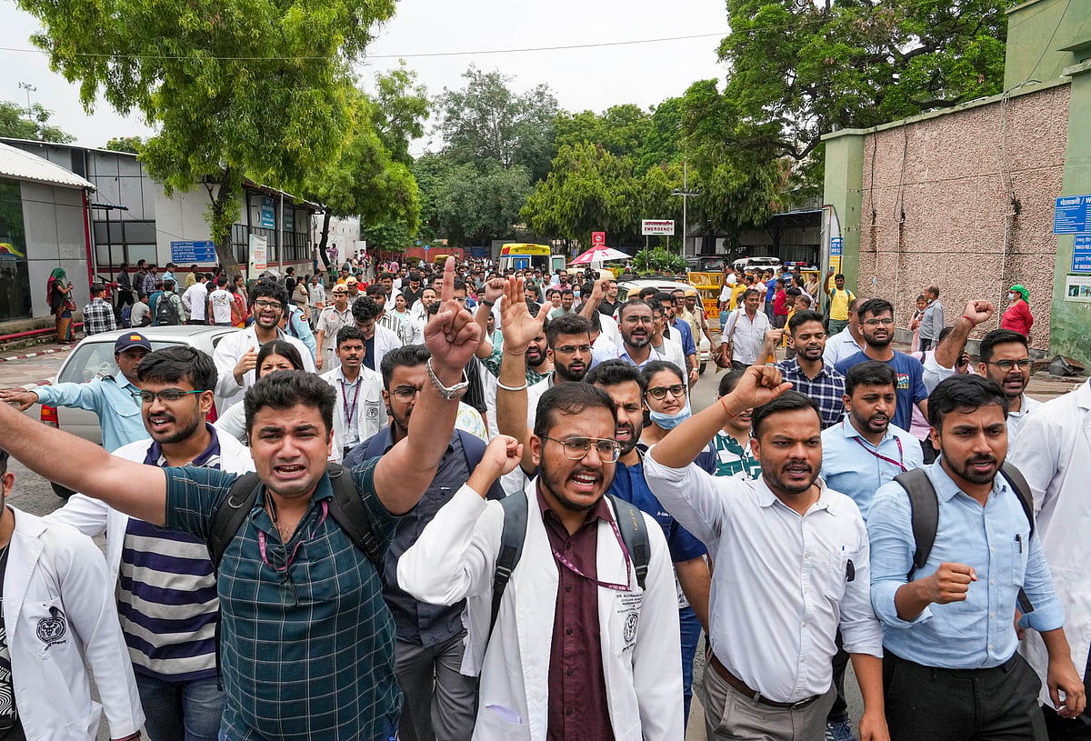 Doctors protest in New Delhi
