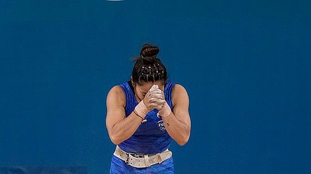 2024 Paris Olympics womens 49kg Weightlifting Mirabai Chanu_1