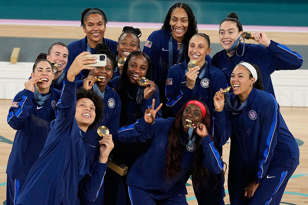 Photo: AP/Michael Conroy : Paris Olympic Basketball