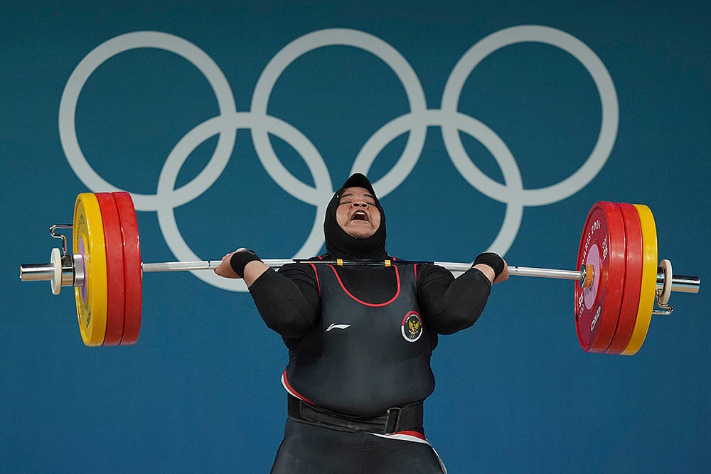 2024 Paris Olympics Day 16 Photo Gallery_womens +81kg weightlifting event