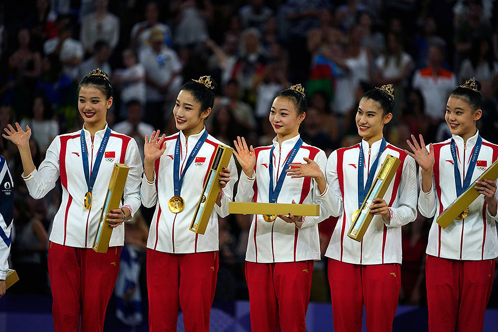 Photo: AP/Dar Yasin : Paris Olympics Rhythmic Gymnastics