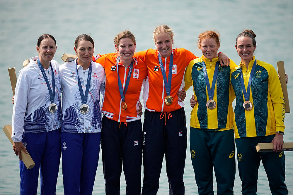 2024 Paris Olympics Rowing Medallists_womens pair rowing final