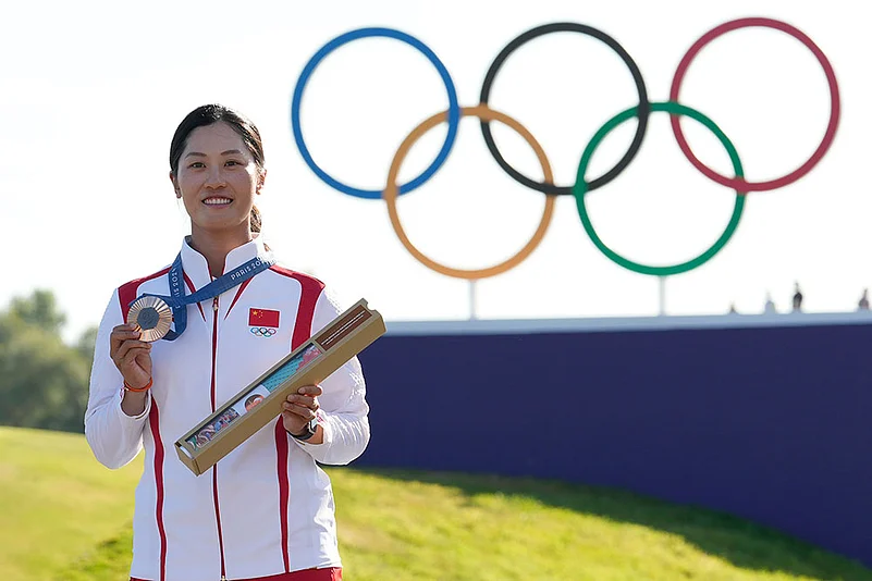 Xiya Lin, of China