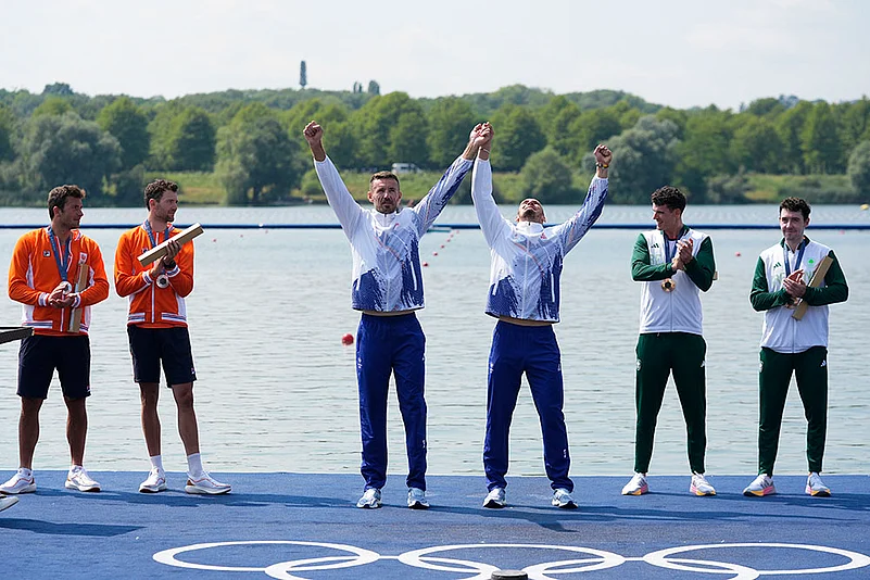 2024 Paris Olympics Rowing Medallists_mens double sculls final