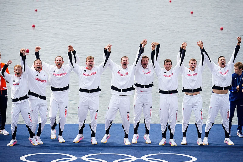 2024 Paris Olympics Rowing Medallists_mens eight rowing final gold medalists Britain