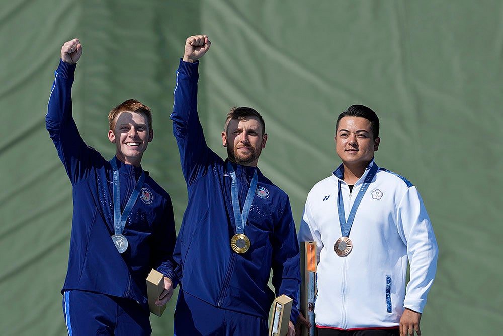 2024 Paris Olympics Shooting Medallists_ Skeet mens final 