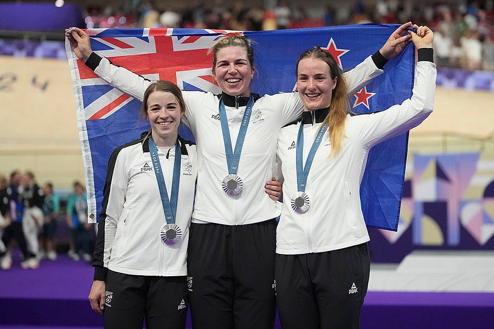 2024 Paris Olympics Track Cycling Medallists_womens team sprint_Silver medallists New Zealand team