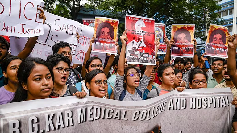 Junior doctors protesting in Kolkata - PTI