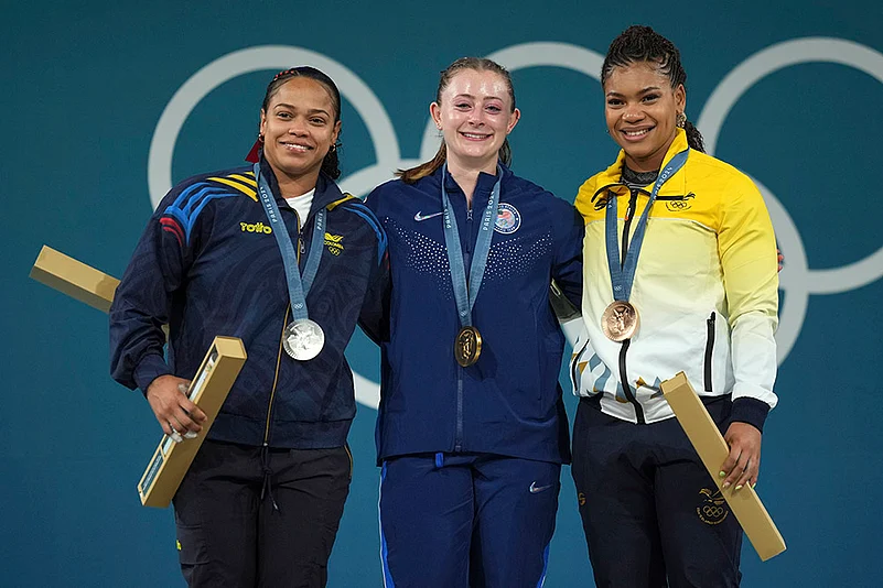 2024 Paris Olympics Weightlifting Medallists_womens 71kg weightlifting event