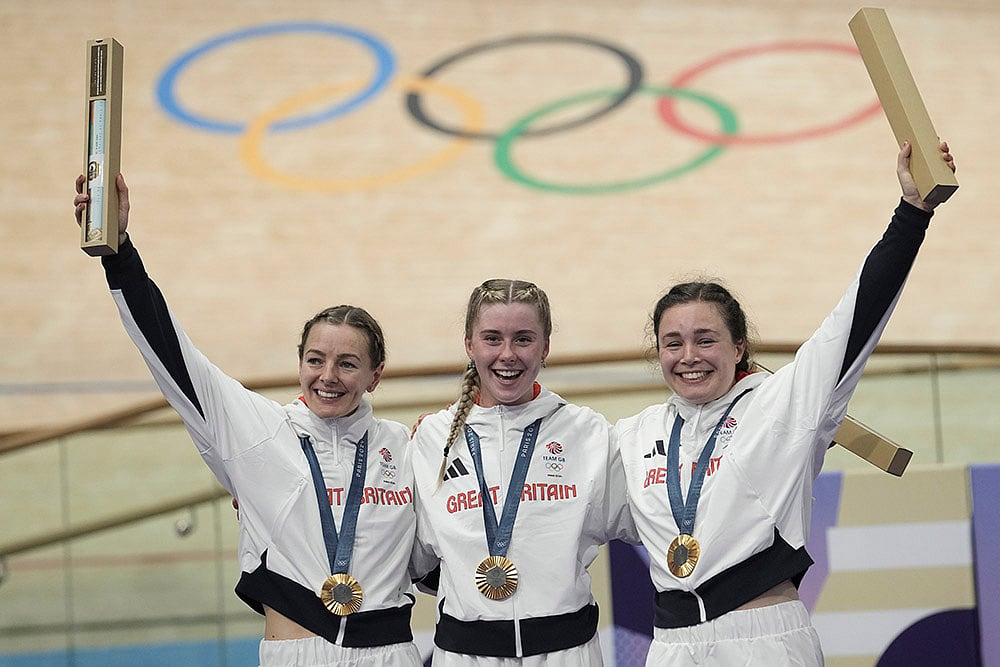 2024 Paris Olympics Track Cycling Medallists_womens team sprint Gold medalists Britain
