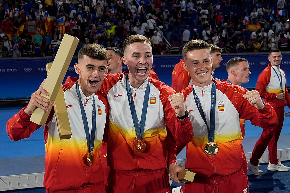2024 Paris Olympics Football mens soccer Medallists Spain players celebrate winning the gold medal1
