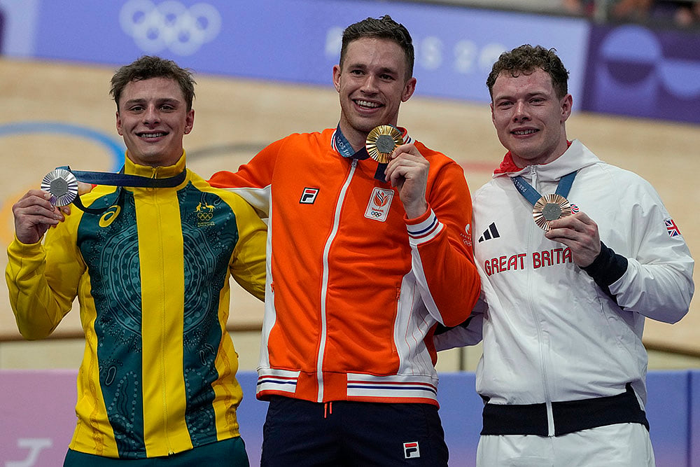 2024 Paris Olympics Track Cycling Medallists_mens sprint event