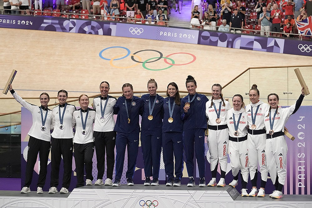 2024 Paris Olympics Track Cycling Medallists_womens team pursuit event
