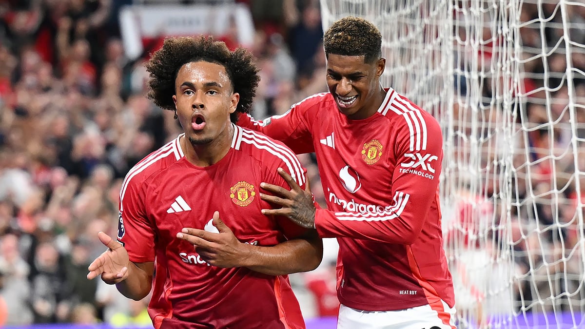 Joshua Zirkzee celebrates his winner.