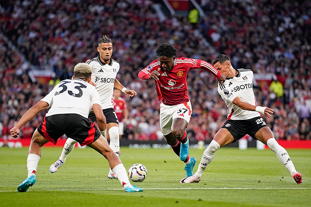 English Premier League 2024-25: Manchester United Vs Fulham_Kobbie Mainoo in action