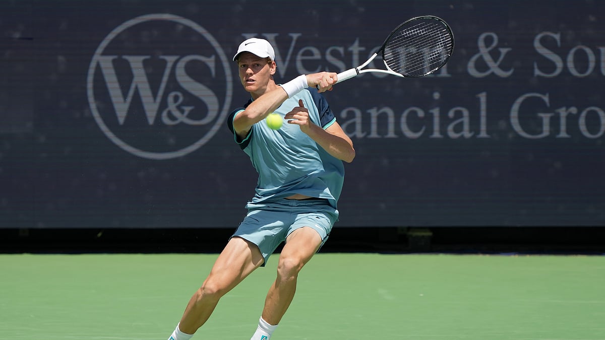 Jannik Sinner in action in the Cincinnati Open quarter-finals