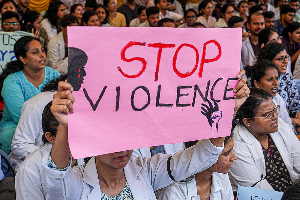 Doctors protest during IMAs 24-hour nationwide strike over kolkata doctors rape murder case 