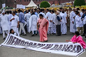 (Photo by Raj K Raj via Getty Images)
: A protest, organised by Congress MPs Mallikarjun Kharge and other opposition MPs during a protest march "Democracy in Danger".
