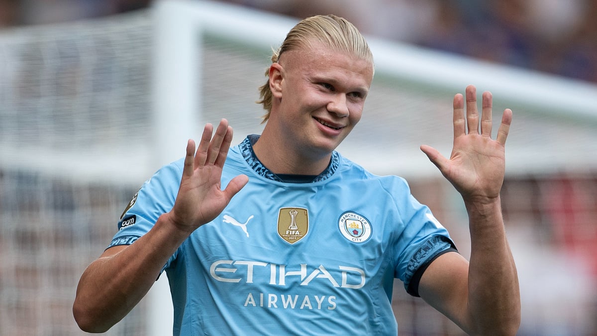 Erling Haaland celebrates his goal against Chelsea - null