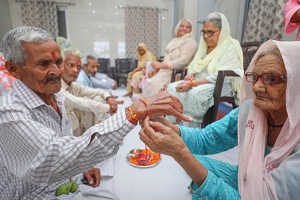 Raksha Bandhan celebration 2024_Rakhi festival celebration at an old age home in Jammu