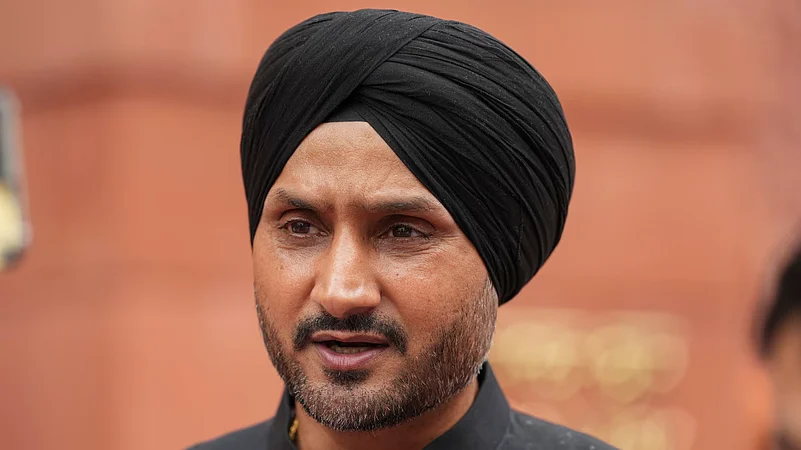 Former cricketer-turned-politician Harbhajan Singh |